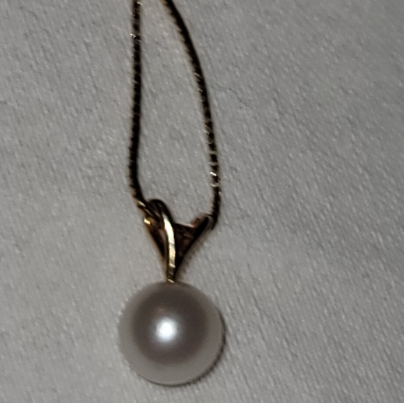 14k solid gold necklace with pearl pendant😍 - Picture 4 of 4